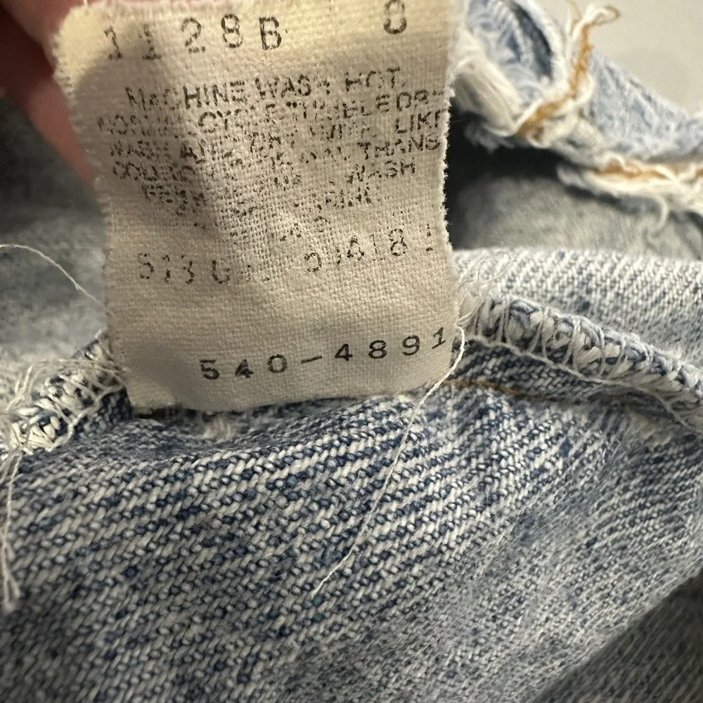 Vtg Levi's USA Light Wash Thrashed Blue Jeans Mens Size 38x30 ( Fits 36x30)